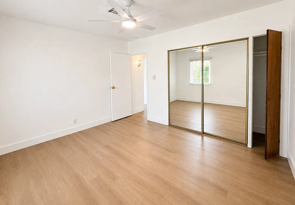 Building Photo - 6986 Elegance Ct