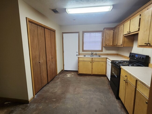 Building Photo - 2 Bed / 2 Bath Duplex – Pineville, LA – $795/month