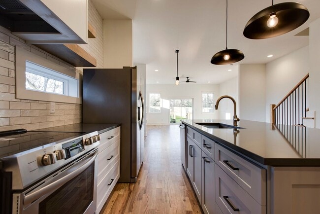 Building Photo - New Construction Modern Luxury in Nashville