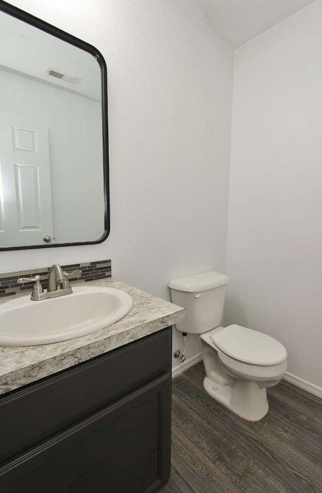 Building Photo - 769 S Beaver Creek Way