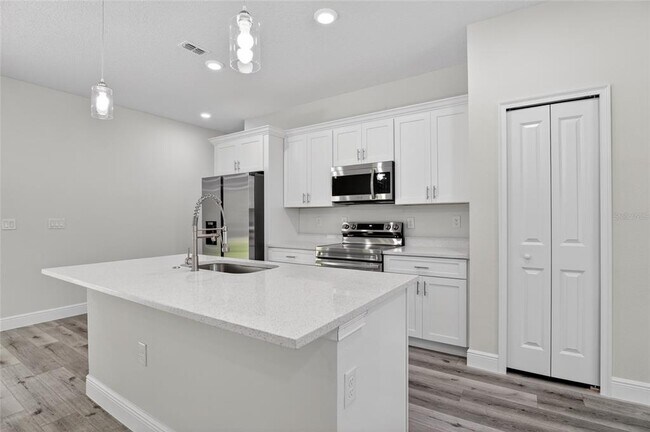 Building Photo - 7938 N Maltese Dr