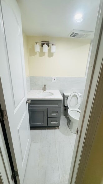 Building Photo - 10915 164th St