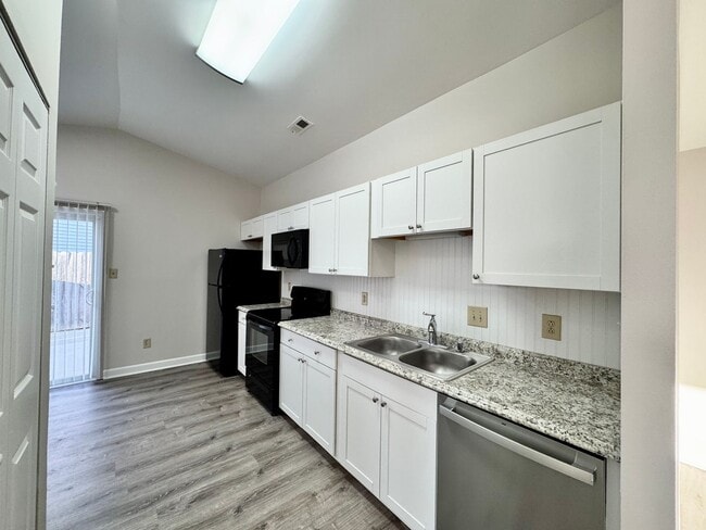 Building Photo - Updated & Ready 02-02-26! Adorable 3-Bedroom Ranch 4 Miles to Dam Neck Base & Oceana - HUGE Fence...