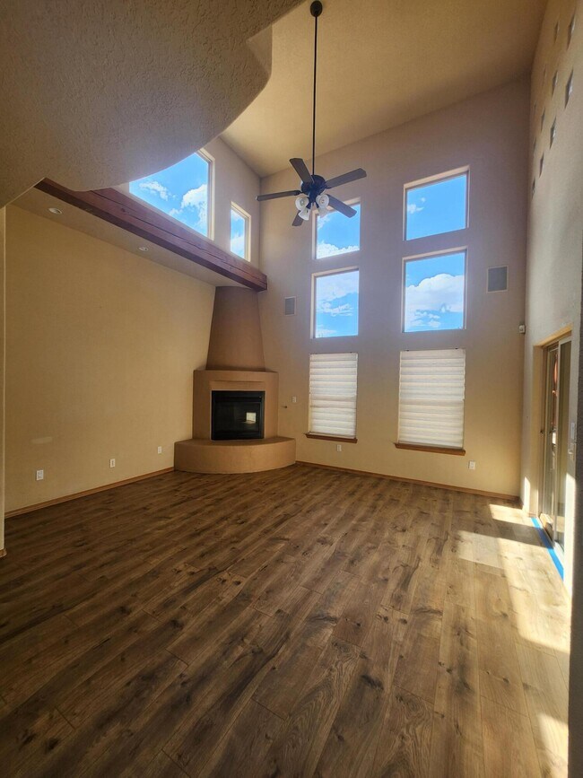 Building Photo - 13243 Silver Peak Pl NE