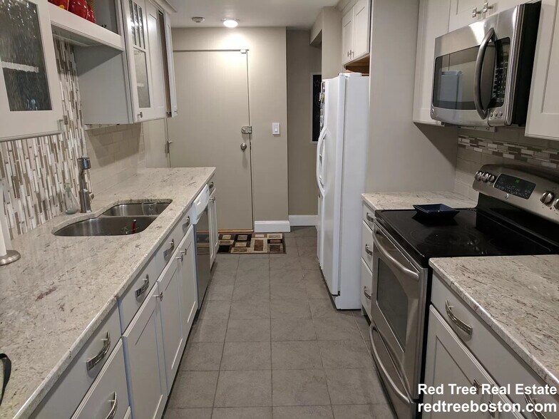 Building Photo - 53 Angleside Rd