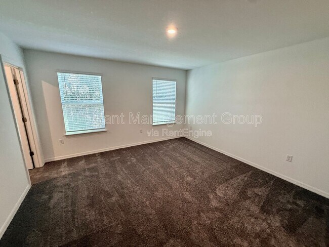 Building Photo - 1622 Fan Palm Dr