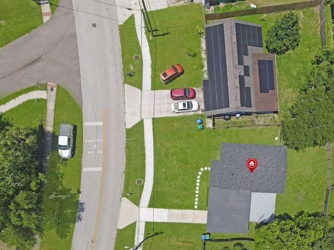Building Photo - 2806 Bonneville Dr