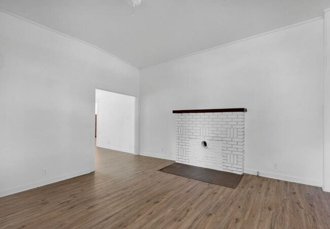 Building Photo - 500 22nd St E