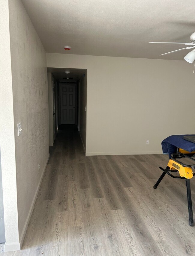 Building Photo - 1074 S Jordan Way
