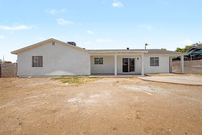 Building Photo - Single Family