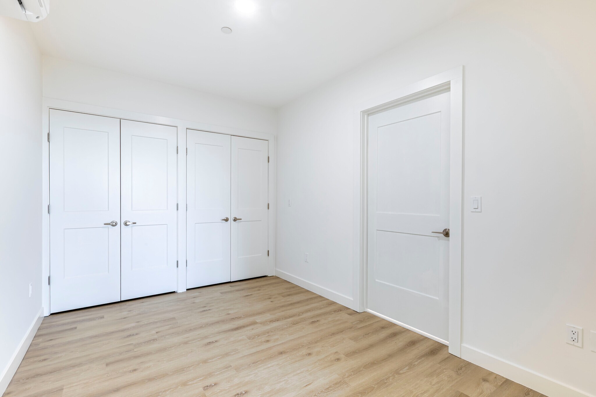 Building Photo - 319 Broadway