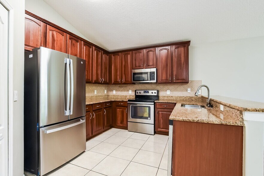Building Photo - 2255 Pelinion St