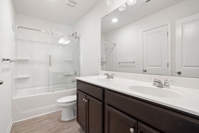 Building Photo - Enjoy resort like living where you live!