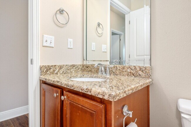 Building Photo - Crestview: 4 Bedrooms in Liberty Oaks