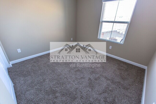 Building Photo - 240 W Juniper Ave