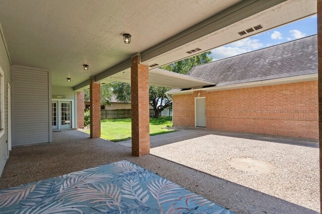 Building Photo - 616 Westwood Cir