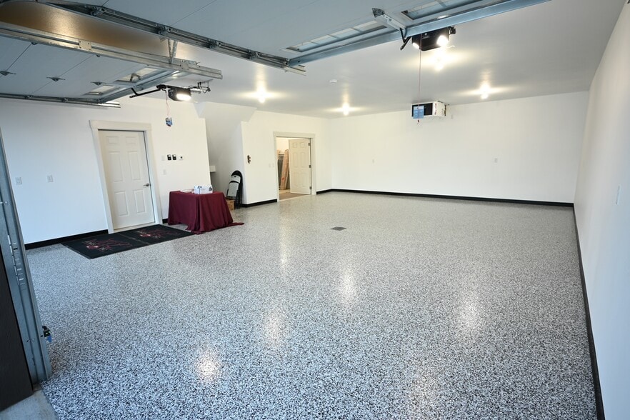 Building Photo - 6201 Tyler Pky