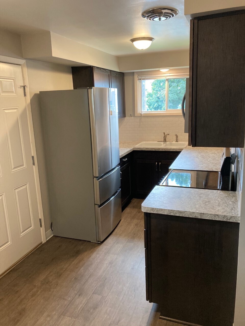 Building Photo - 609 E Euclid Ave