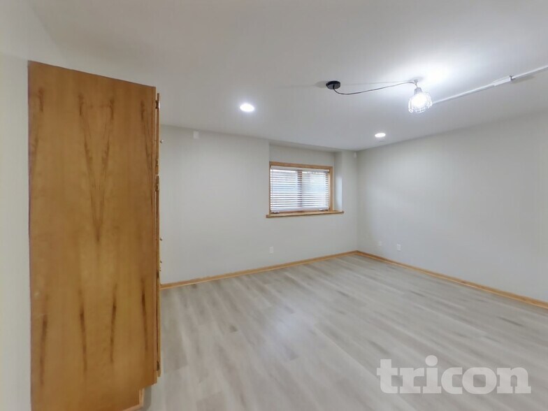 Building Photo - 10527 61st Pl