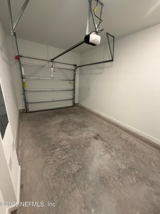 Building Photo - 539 Holly Lks Dr