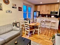 Building Photo - 73 Thatcher St