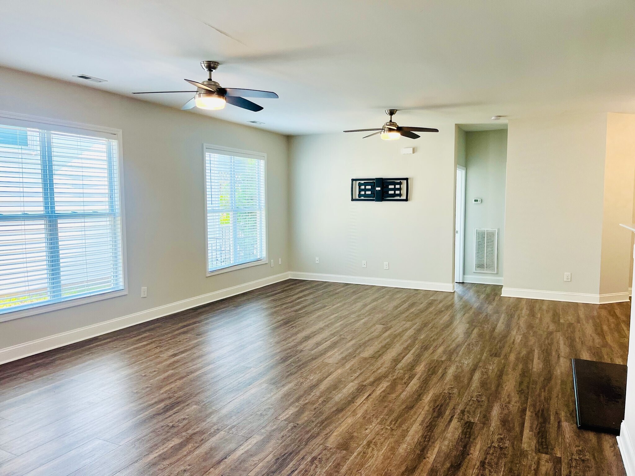 Building Photo - 1105 Circandian Ct