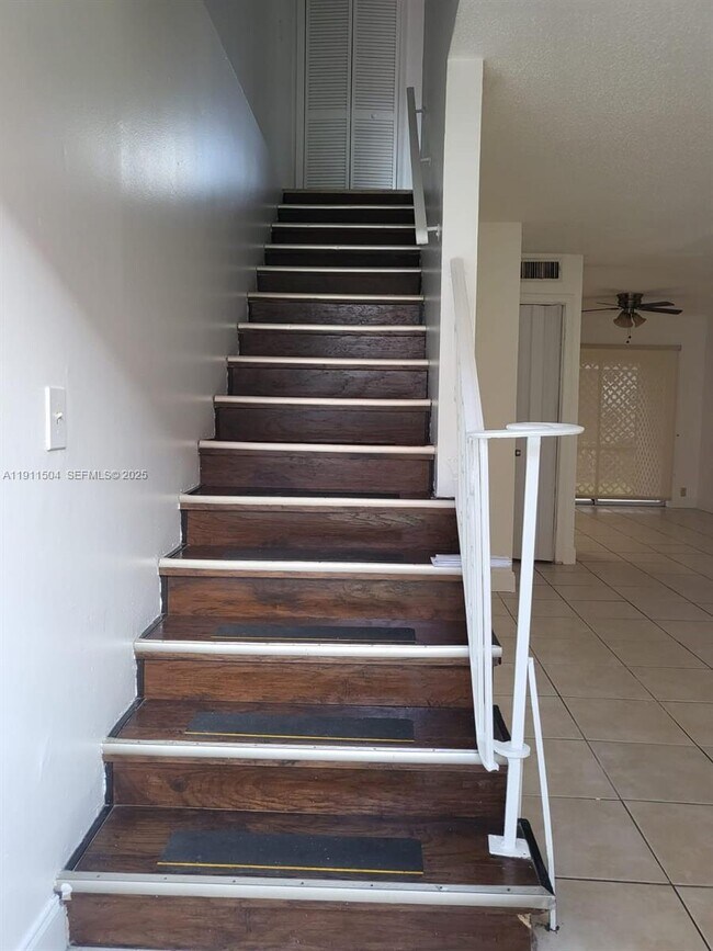 Building Photo - 2554 NW 52nd Ave