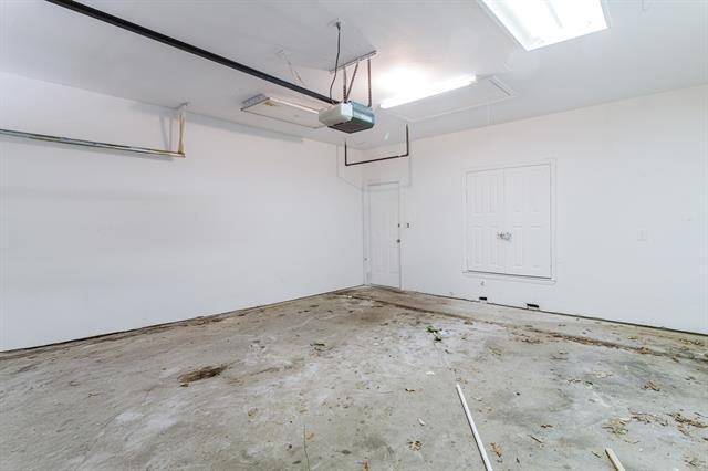 Building Photo - 10120 Cedar Lake Dr