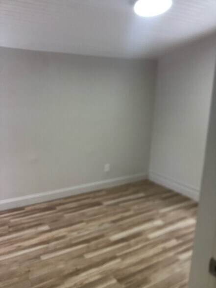 bedroom - 160 W 6th St