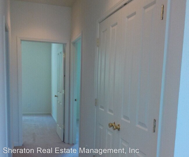 Building Photo - 2052 Hartford Dr