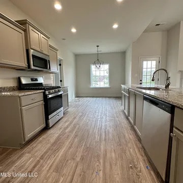 Building Photo - Beautiful Southern Charm Home For Rent