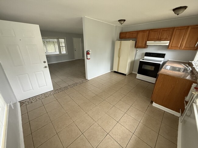 Building Photo - 23 Bermuda Cir