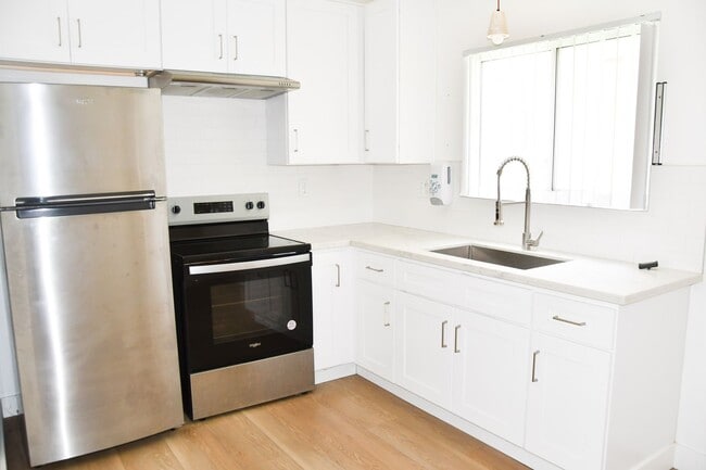 Building Photo - Valencia (994)