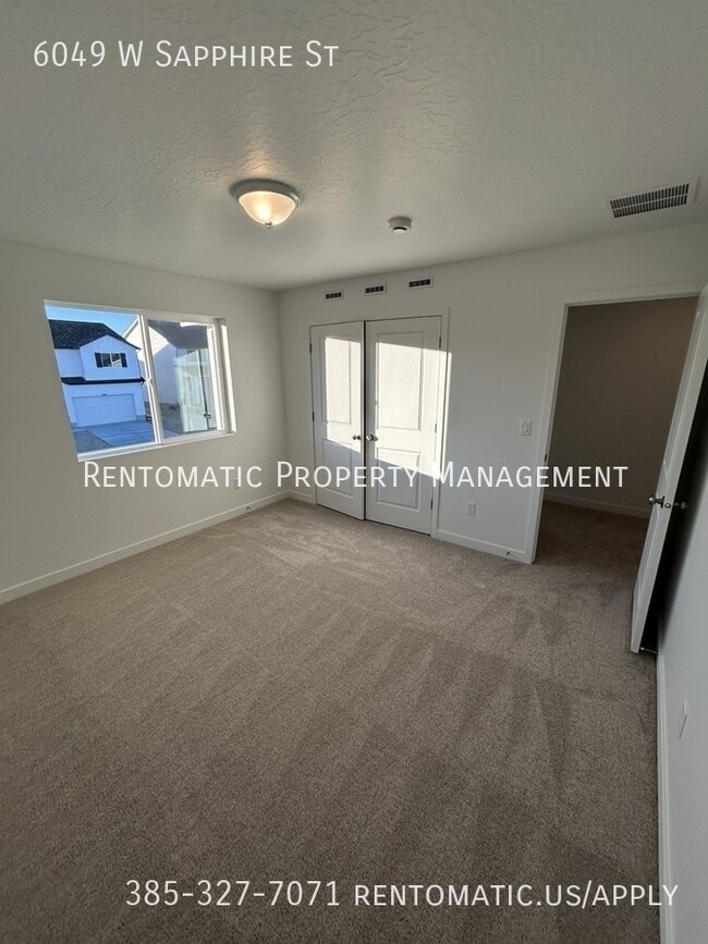 Building Photo - 6049 W Sapphire St