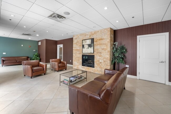 Building Photo - 10 Regent St