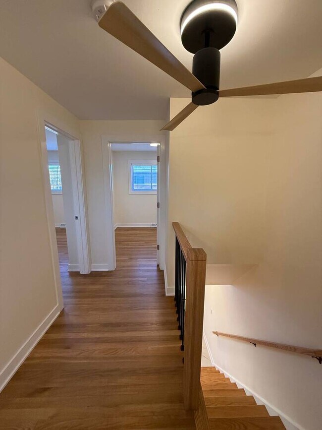 Building Photo - 415 E Lincoln St