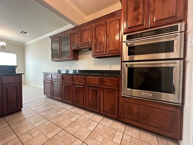 Building Photo - 14813 Leeward Dr