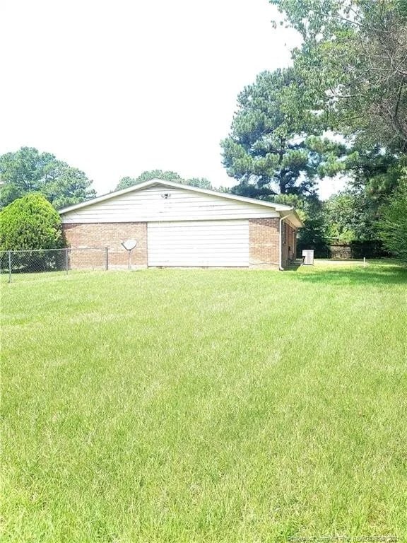 Building Photo - 1605 Blue Springs Rd
