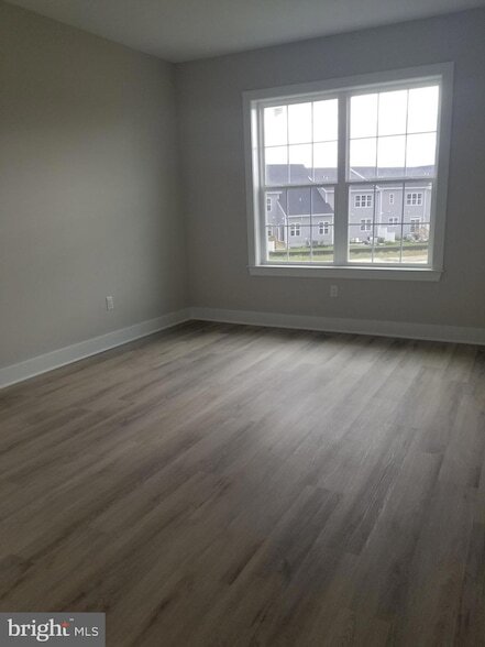 Building Photo - 4403 Thompson Dr