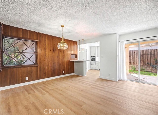 Building Photo - 4413 Canoga Dr