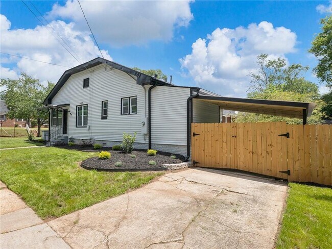 Building Photo - 1054 Katherwood Dr SW