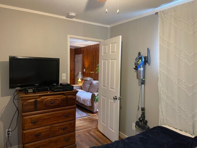 Building Photo - 3BR Close to the Heart of Normaltown