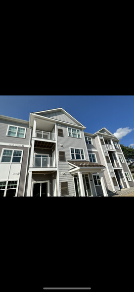 14 Tailwind Court Front - Kittyhawk Apartments II