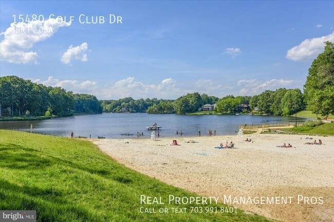 Building Photo - 15480 Golf Club Dr