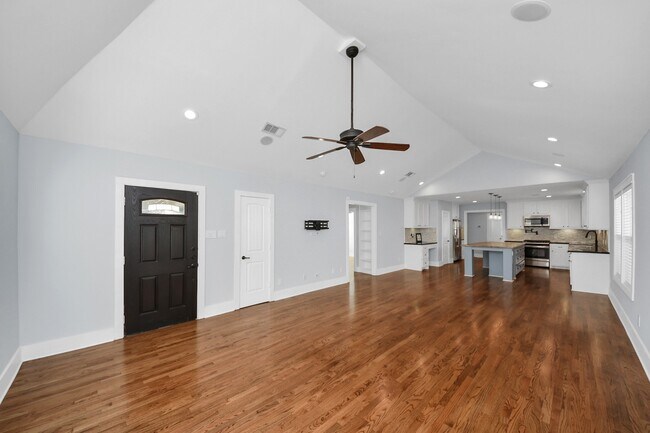 Building Photo - 509 Vincent St