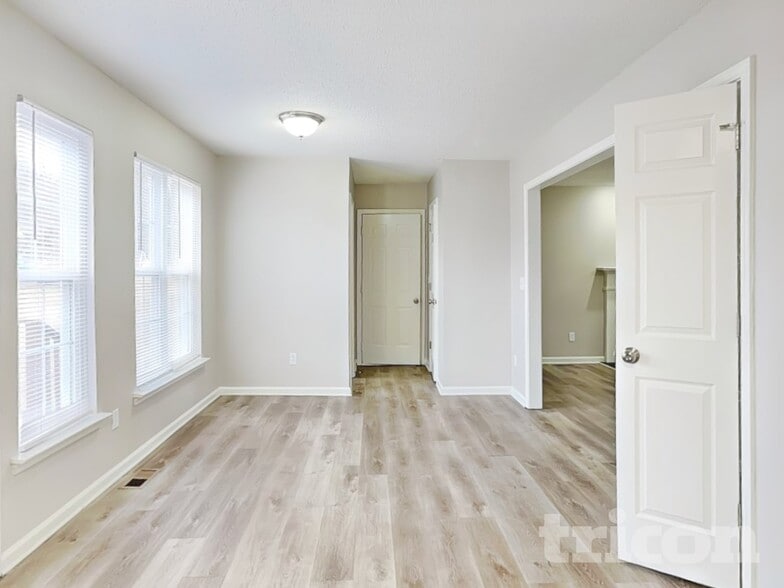 Building Photo - 4900 Valley Trail Ct