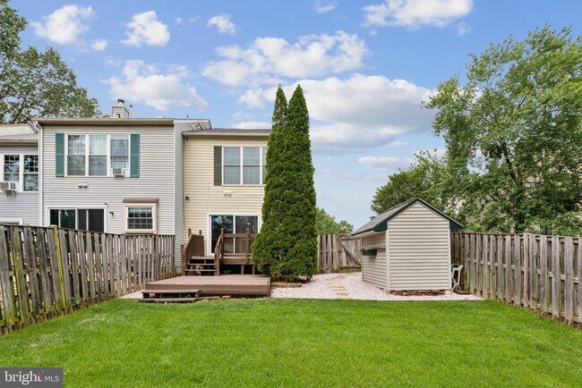 Building Photo - 7191 Fairfield Ct