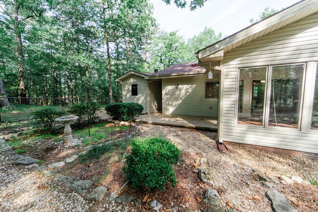 Building Photo - Up to a 2 year lease at this Beautiful 3 bed, 2 bath!!!!