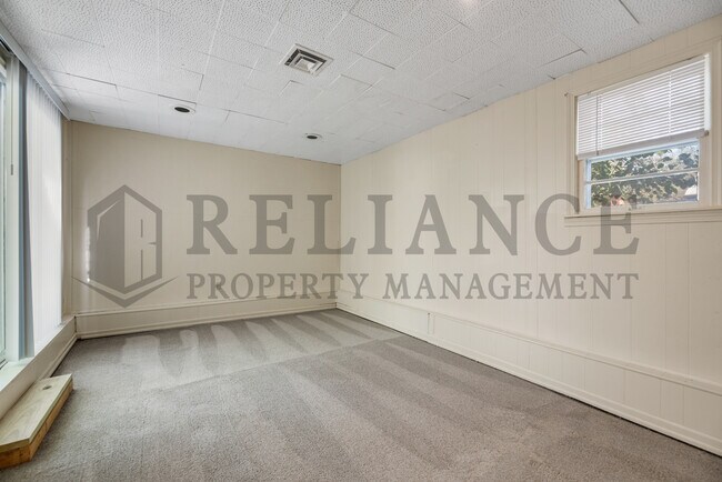 Building Photo - 1713 S Faulders Ln