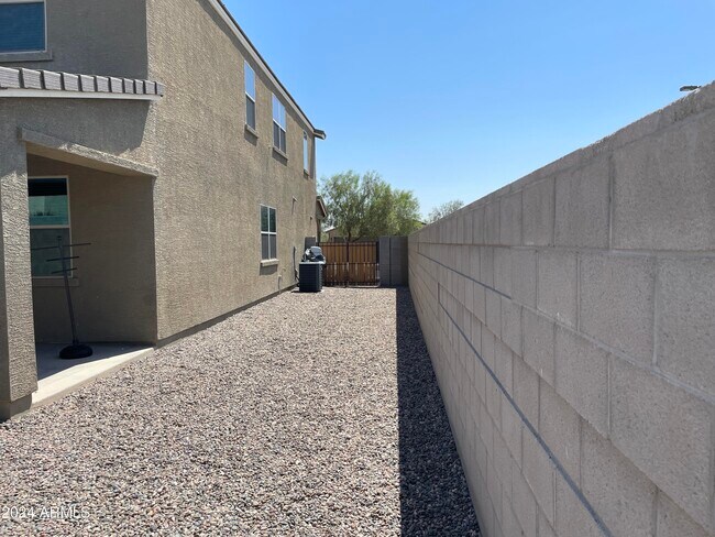 Building Photo - 2018 N 213th Dr